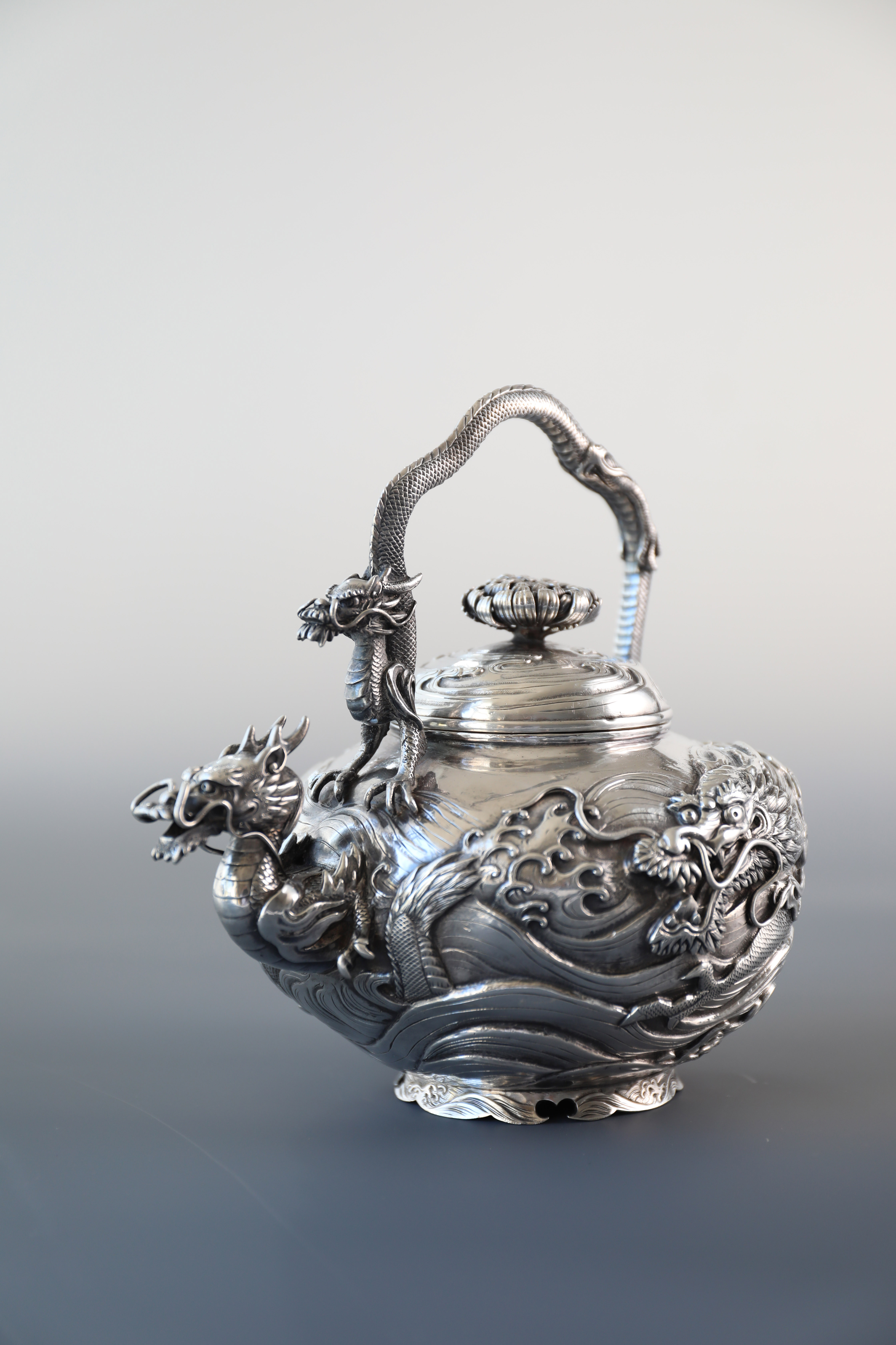 1890年日本良孝龙纹纯银茶壶/茶叶罐– 大雅堂非遗大雅堂司茶雅物